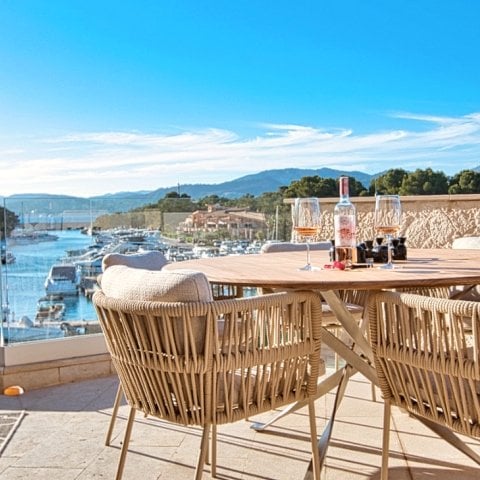 MALLORCA HOME. Realitní specialista na Mallorku. 100% servis v češtině již od roku 2019.