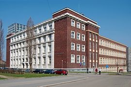 Brno-Veveří_-_Faculty_of_Law,_Masaryk_University_(02)