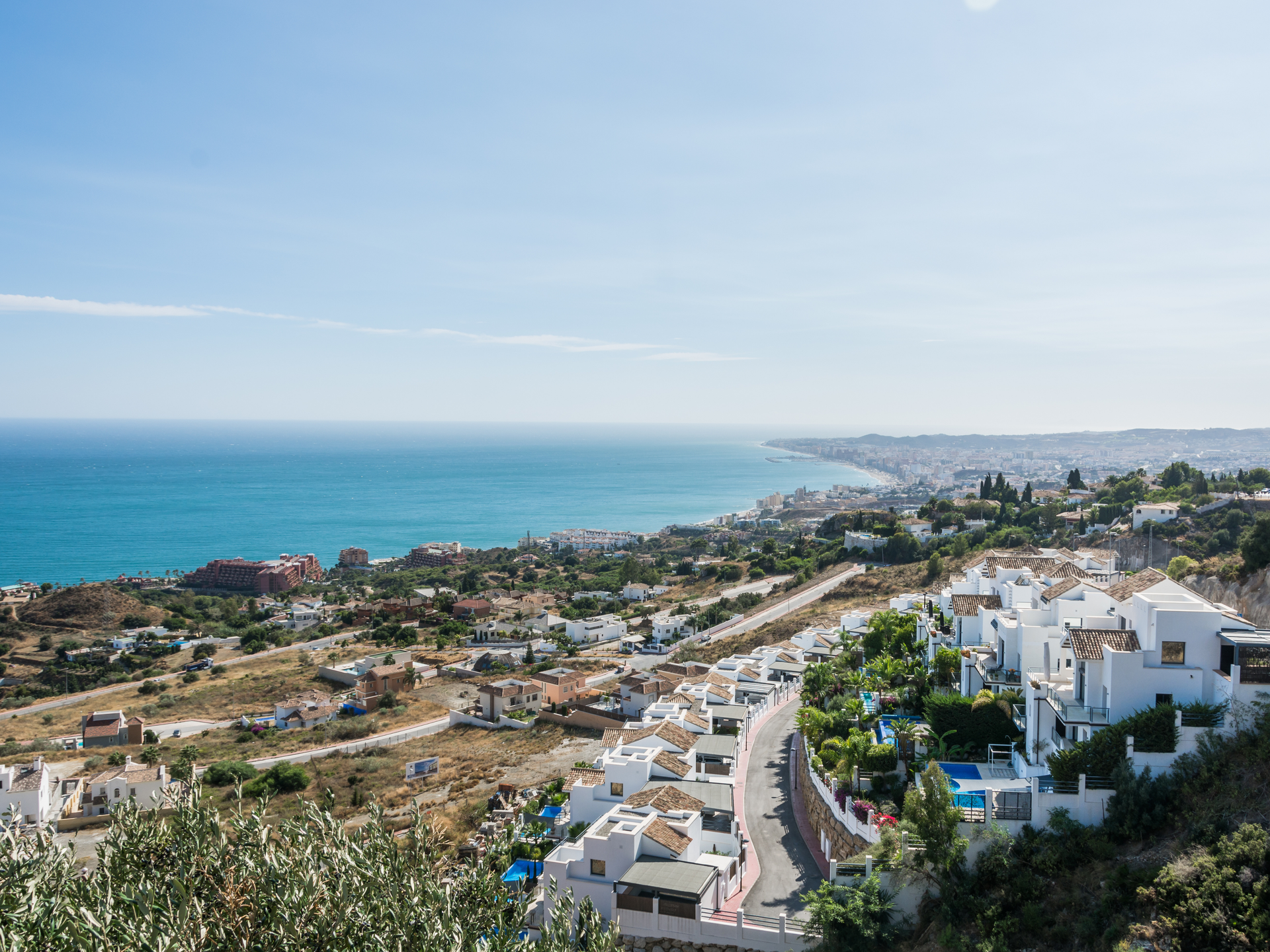 WE HAVE ACCESS TO ALL PROPERTIES FOR SALE IN THE COSTA DEL SOL AREA